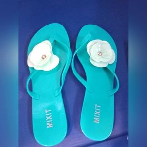 MIXIT Slightly Worn Flower 🌺 Sandals 2 pairs Size 8
